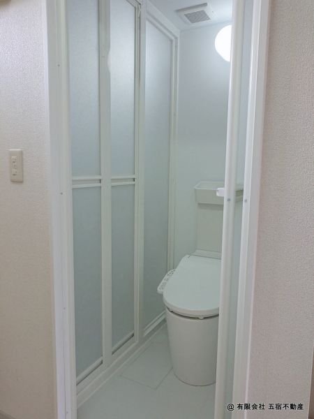 シャワールーム・トイレ