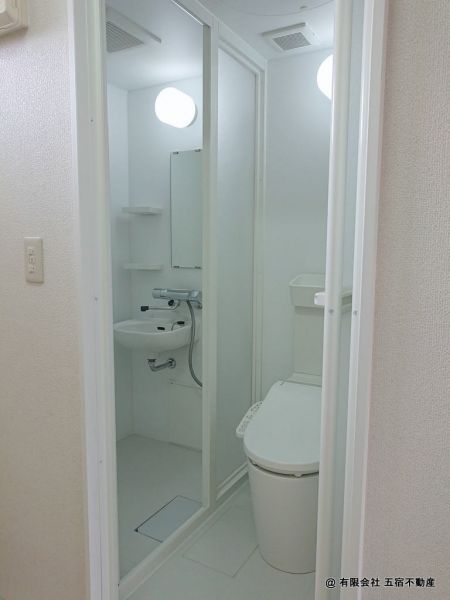 シャワールーム・トイレ