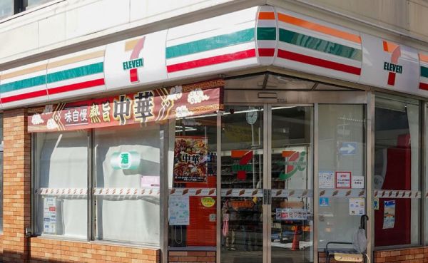 セブンイレブン武蔵境駅前店（450ｍ）