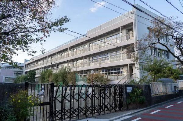 武蔵野市立桜野小学校(674m) 武蔵野市立桜野小学校(674m)